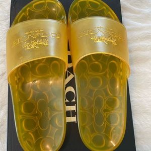 Coach Pool slides size 9 buttercup Brand New in Box